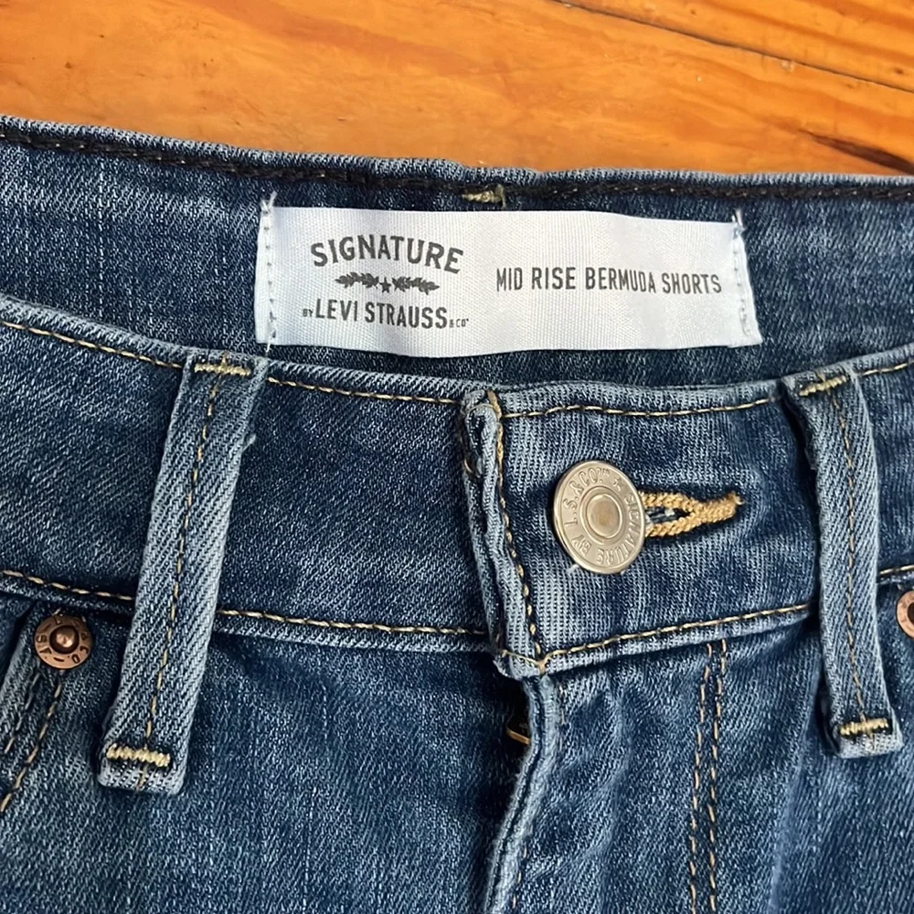 Signature Levi Strauss Bermuda Shorts - Picture 3 of 7